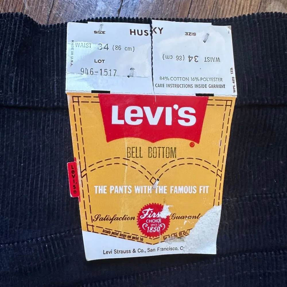 Vintage 1970s Levi’s 946 Bell Bottom Navy Blue Corduroy Jeans, White Tab 32.5x28